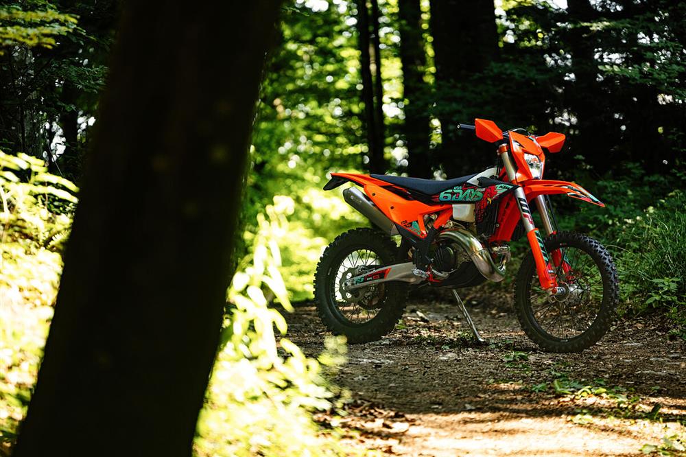 2027 KTM EXC 6DAYS Range in the forest